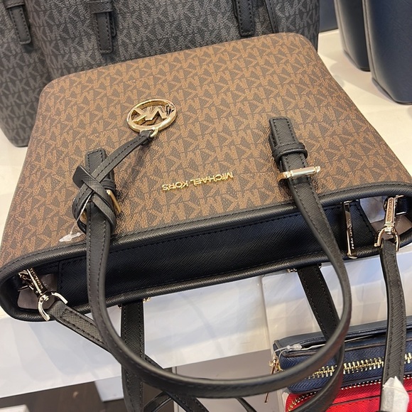 MICHAEL KORS 
Jet Set Travel Extra-Small Logo Top-Zip Tote Bag
BROWN/Back 
NWT - Picture 7 of 16